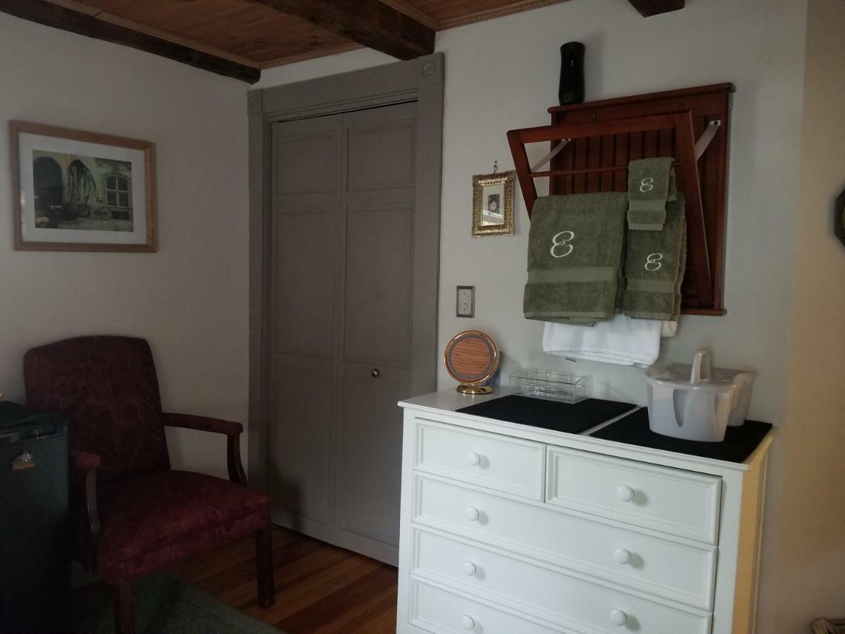 Rooming House * Hallowell